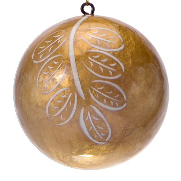 Gold Leaf Lacquered Hand-made Painted Capiz Christmas Ornament - Picture 1 of 2